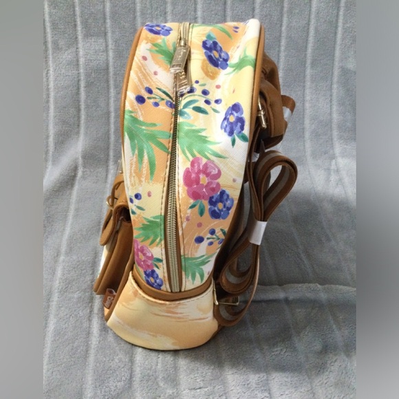 Chip 'n' Dale 11'' Vegan Leather Mini Backpack A21776 - Picture 4 of 11